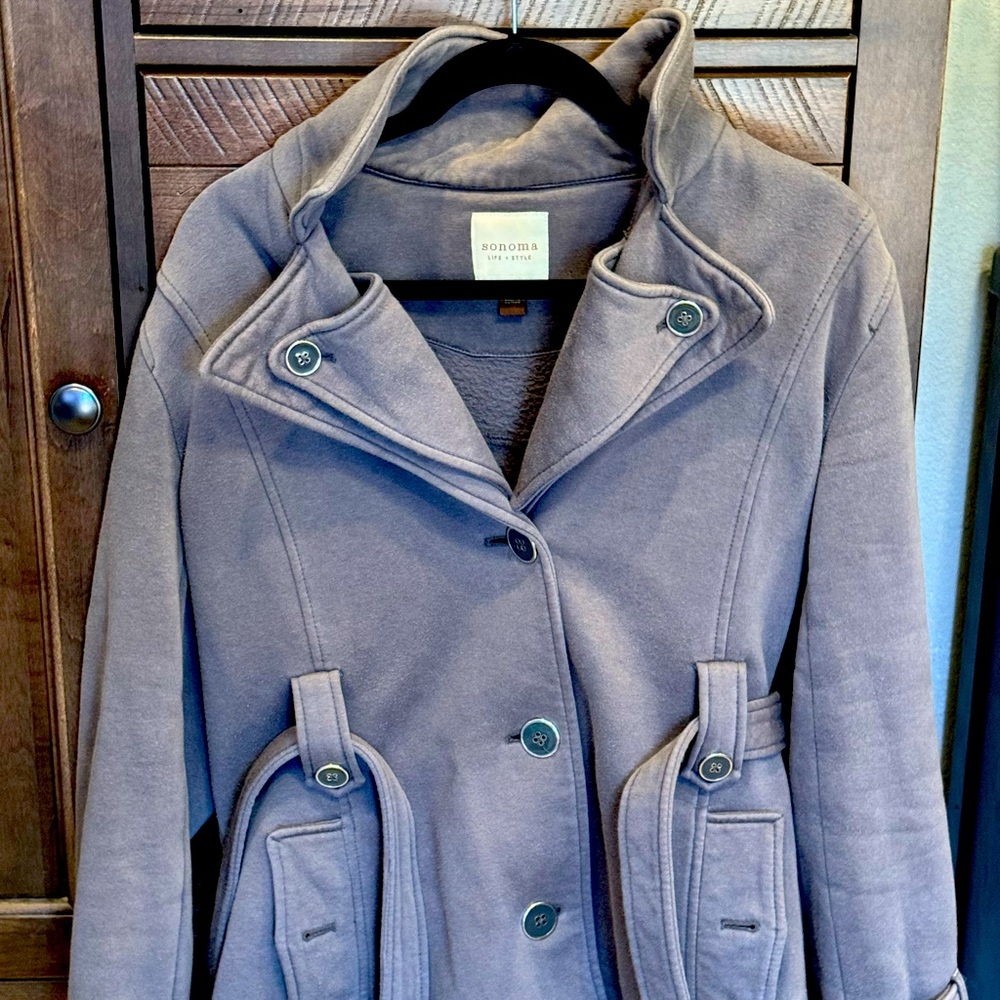 Women’s belted jacket. Size L.